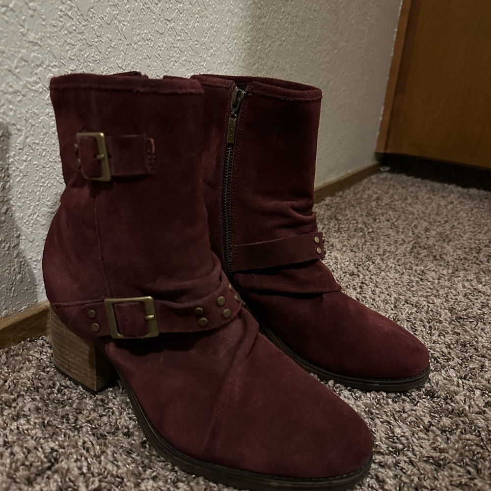 BearPaw Maroon Ankle Boots with Buckle Detail winter boots